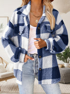 Justina | Geruite Damesjas met Pluche, Knoopsluiting en Lange Mouwen – Warme Herfst- en Winterjas