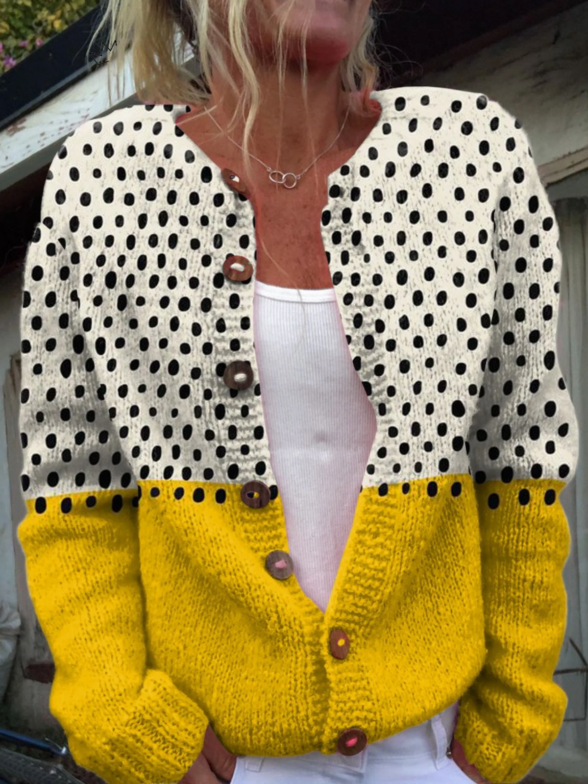 Katrien | Elegant damesvest – Verfijnde breisels voor elke dag