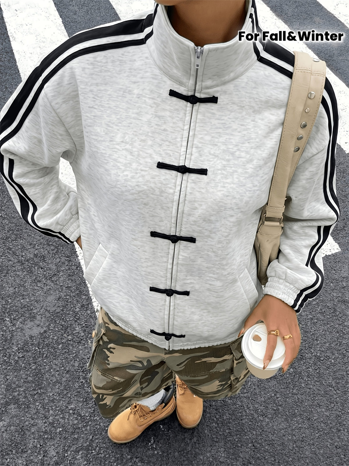 Brigitta | Damesjas met Opstaande Kraag, Gestreepte Details en Knopen – Lichtgewicht Casual Jas