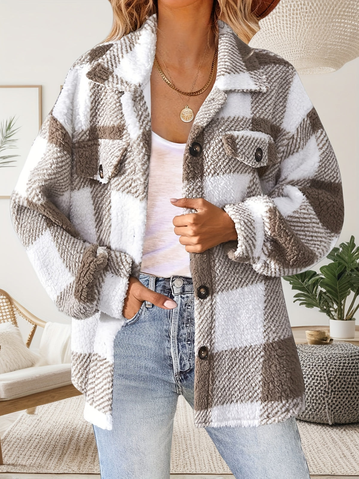 Justina | Geruite Damesjas met Pluche, Knoopsluiting en Lange Mouwen – Warme Herfst- en Winterjas