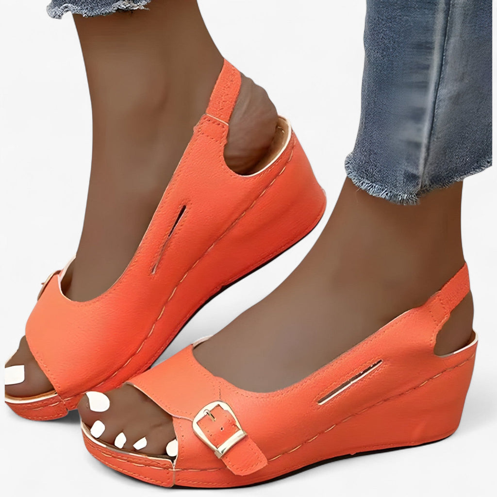 Fioryn | Comfortabele sandalen met sleehak – Casual damesschoenen van zwart leer