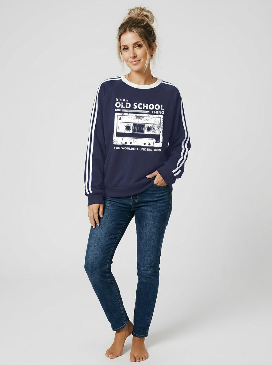 Linnea | Casual dames-sweatshirt – Vintage cassettebandje-print