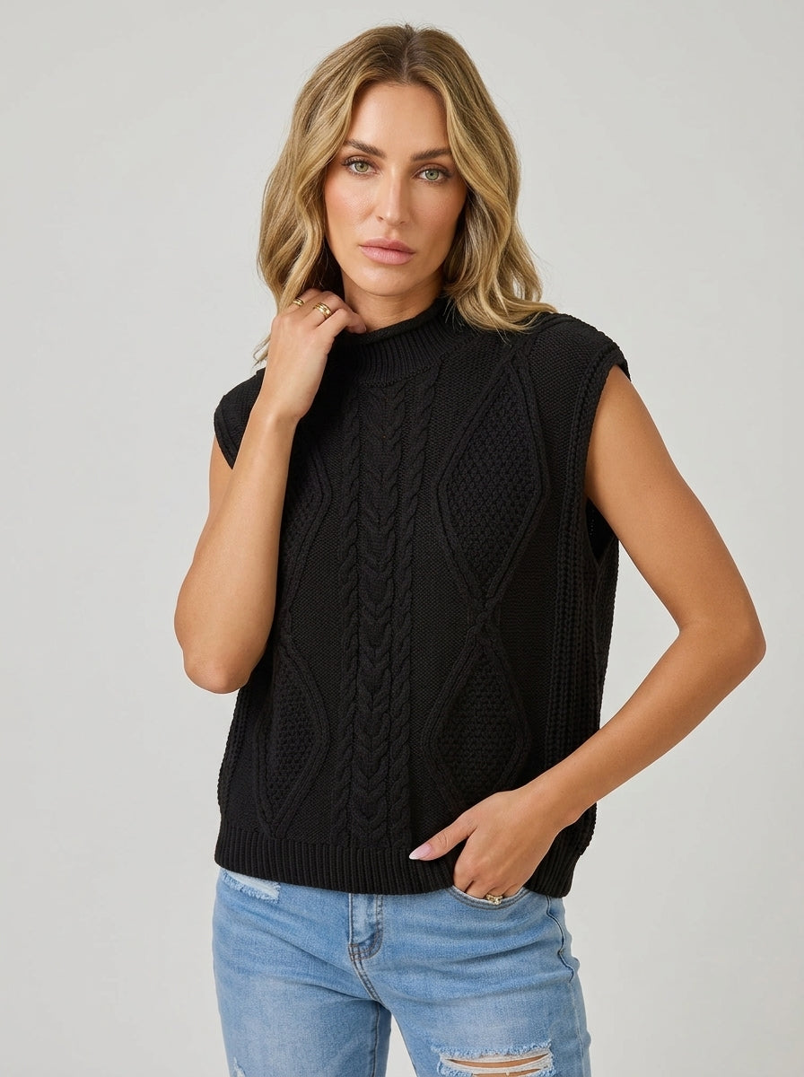 Fenella | Damesvest met kabelpatroon – hoge hals, mouwloos en losse pasvorm