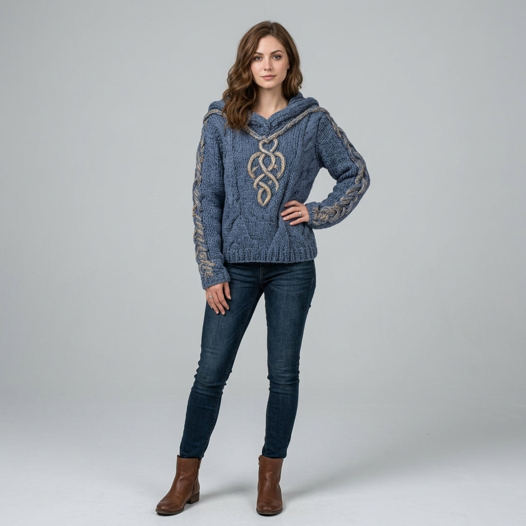 Quenella | Jacquard-trui met capuchon voor dames – Zachte, geborduurde pullover