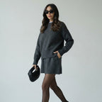 Cielora | Tweedelige set voor dames van geribbeld breiwerk: oversized trui en midirok met ronde hals
