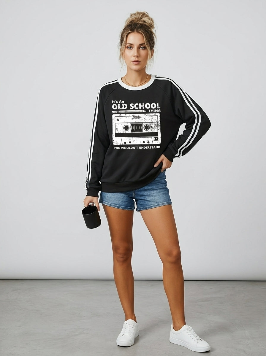 Linnea | Casual dames-sweatshirt – Vintage cassettebandje-print