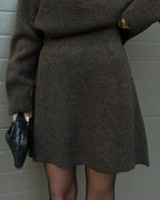 Cielora | Tweedelige set voor dames van geribbeld breiwerk: oversized trui en midirok met ronde hals