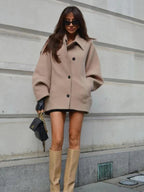 Aline | Dames Oversized Jas met Asymmetrische Knoopsluiting – Casual Jas met Losse Pasvorm