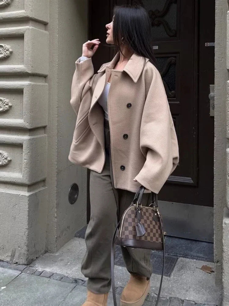 Aline | Dames Oversized Jas met Asymmetrische Knoopsluiting – Casual Jas met Losse Pasvorm
