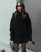 Cielora | Tweedelige set voor dames van geribbeld breiwerk: oversized trui en midirok met ronde hals