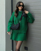 Cielora | Tweedelige set voor dames van geribbeld breiwerk: oversized trui en midirok met ronde hals